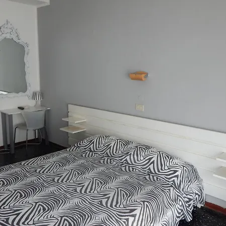 Nino Hotell *